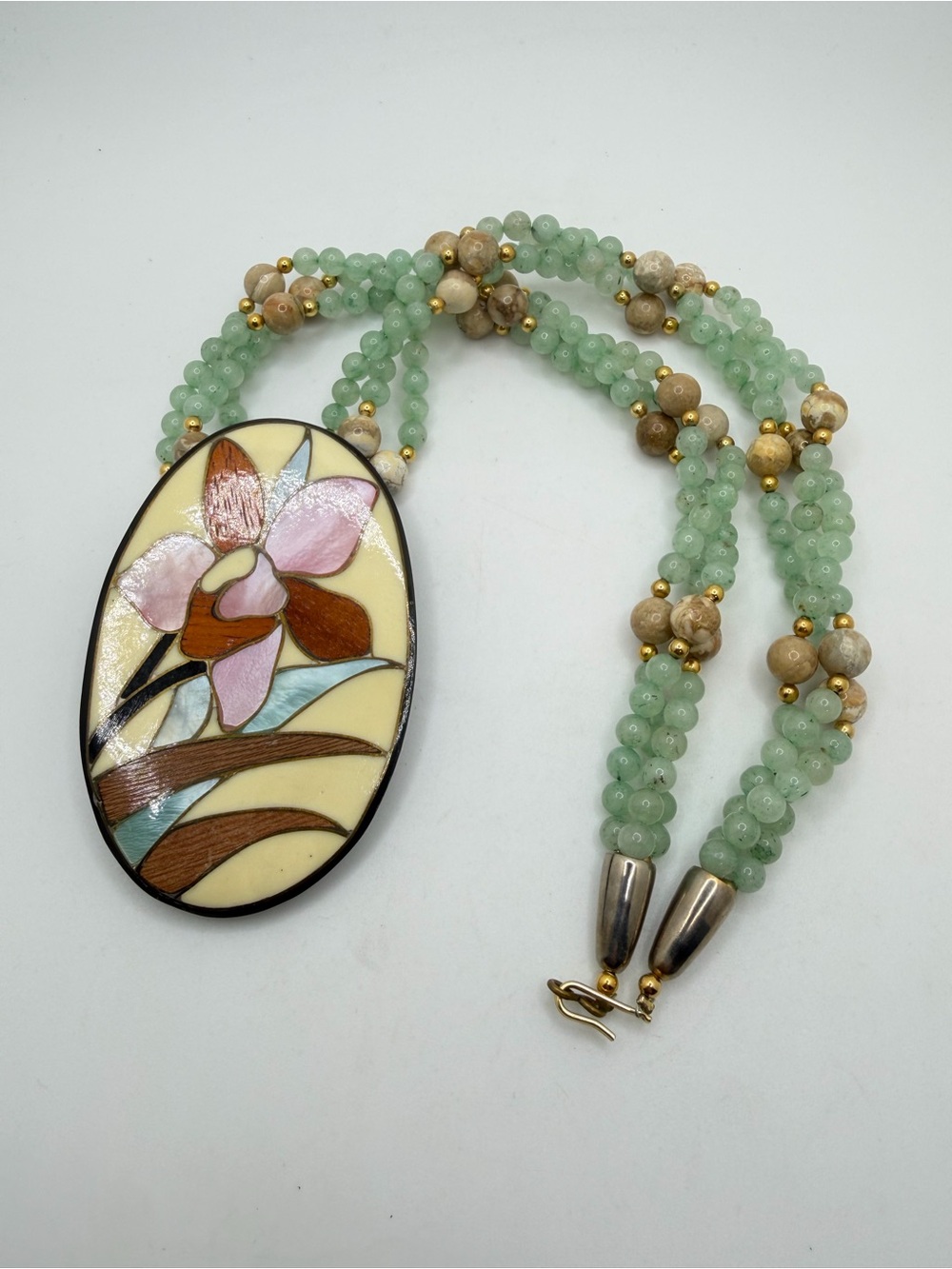 19" Possible Unmarked Lee Sands, Jadeite, stone, MoP/wood inlay floral necklace!
